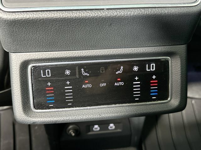 Used 2022 Audi e-tron Premium w/ Convenience Plus Package AWD/4WD image 28