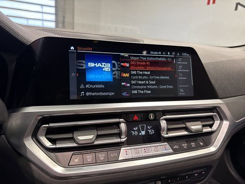 Used 2021 BMW M440i Convertible w/ Premium Package image 21