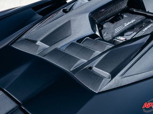 Used 2025 Lamborghini Revuelto image 69