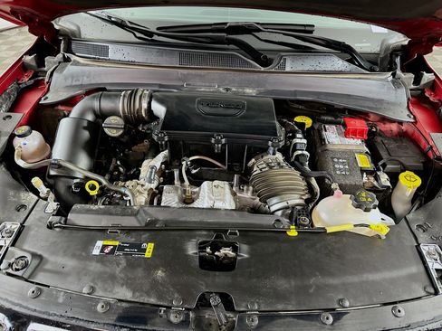 Used 2025 Jeep Compass Limited image 31