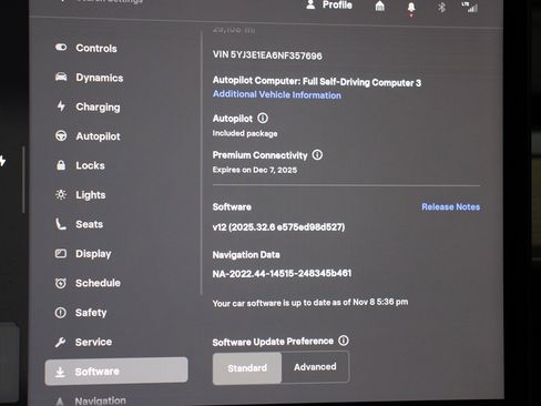 Used 2022 Tesla Model 3 Standard Range image 30