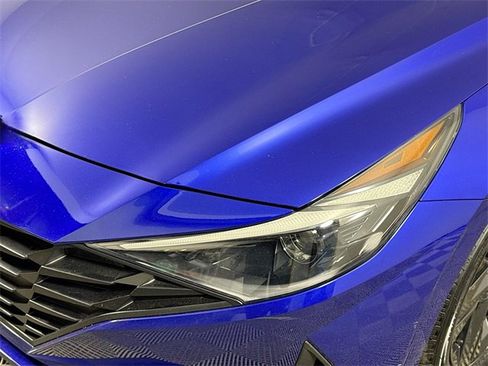 Used 2022 Hyundai Elantra SEL image 2