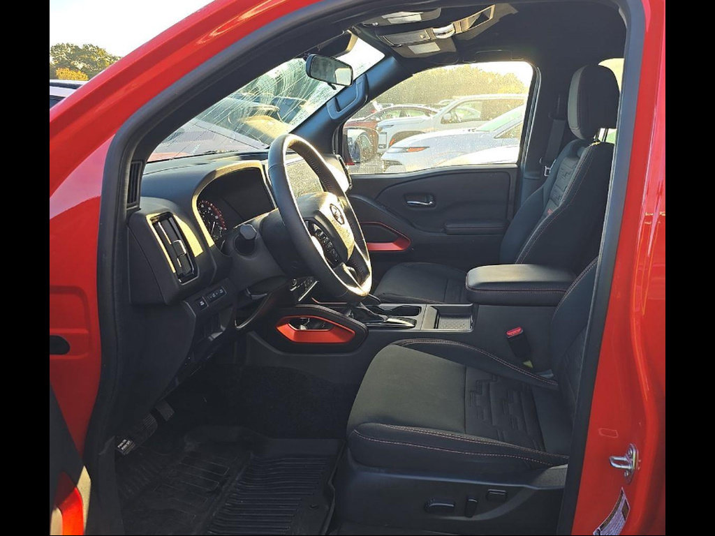 Certified 2025 Nissan Frontier PRO-4X w/ Interior Protection Package AWD/4WD image 6