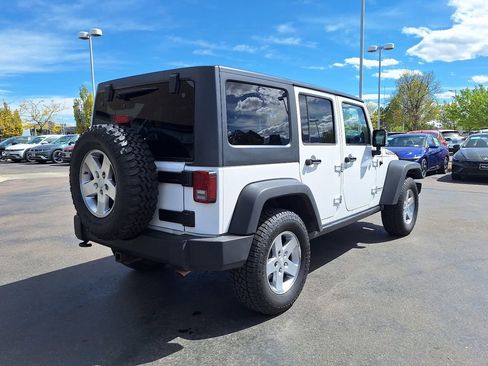 Used 2011 Jeep Wrangler Unlimited Rubicon w/ Trailer Tow Group AWD/4WD image 3