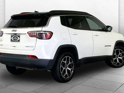 Used 2025 Jeep Compass Limited AWD/4WD image 13