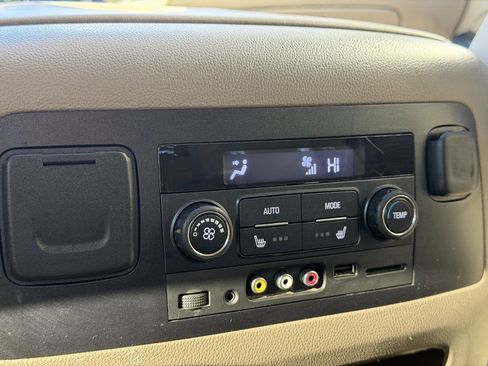 Used 2015 GMC Yukon XL SLT w/ Open Road Package image 25