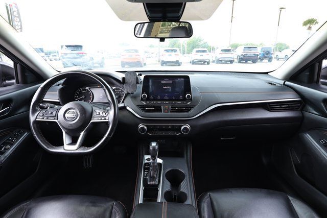 Used 2022 Nissan Altima 2.5 SR w/ Midnight Edition Package FWD image 31