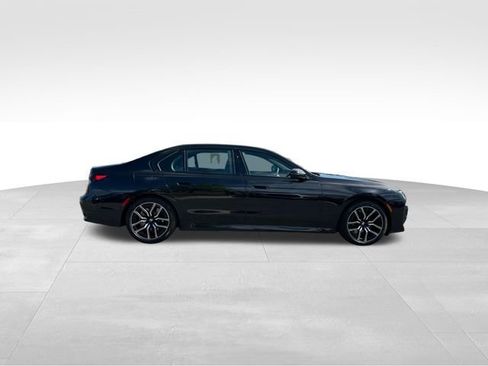 Used 2023 BMW 740i w/ Parking Assistance Package RWD image 6