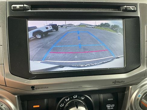 Used 2015 Toyota 4Runner SR5 w/ Four Season Floor Mat Package AWD/4WD image 11