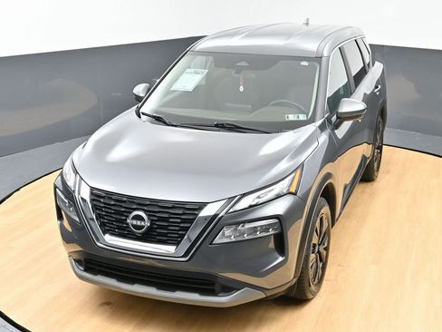 Used 2022 Nissan Rogue SV image 41