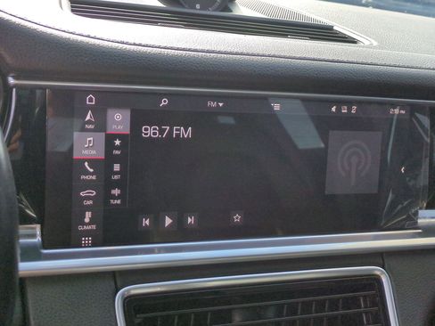 Used 2018 Porsche Panamera 4 image 23