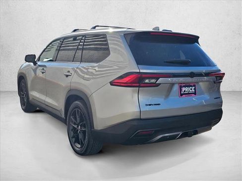 Used 2024 Toyota Grand Highlander Limited image 3