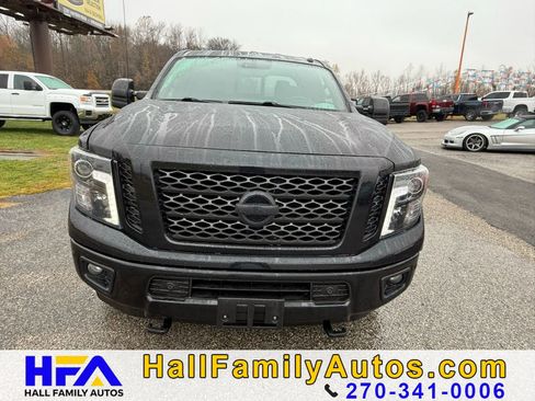 Used 2018 Nissan Titan SL w/ Midnight Edition image 8