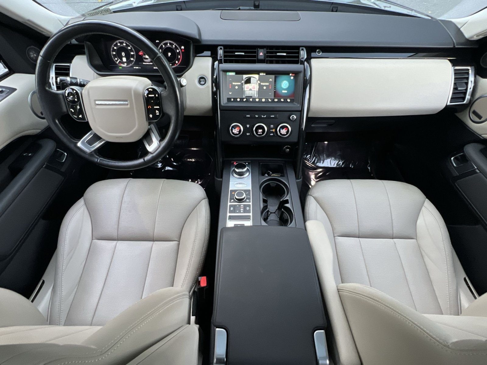 Used 2019 Land Rover Discovery SE AWD/4WD image 28