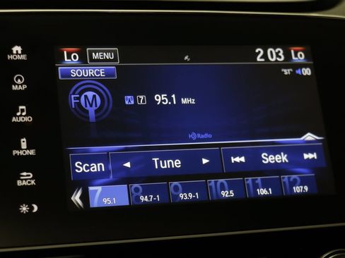 Used 2018 Honda CR-V Touring image 8