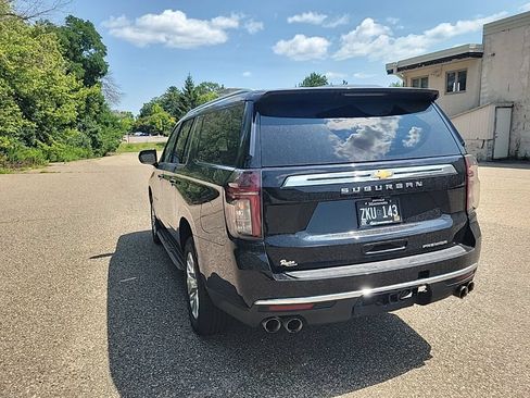 Used 2023 Chevrolet Suburban Premier AWD/4WD image 16