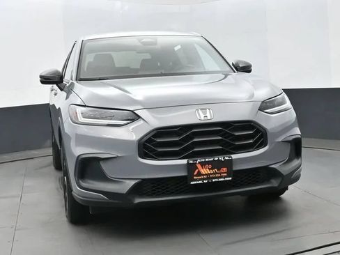 Used 2023 Honda HR-V Sport image 3