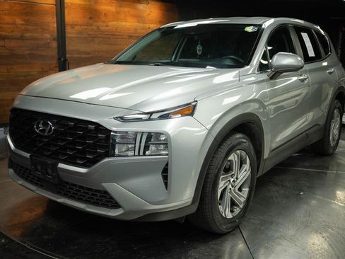 Used 2021 Hyundai Santa Fe SE image 2