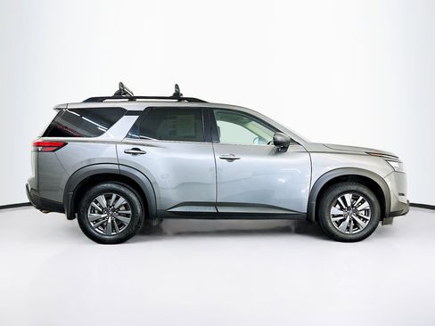 Used 2023 Nissan Pathfinder SV image 10