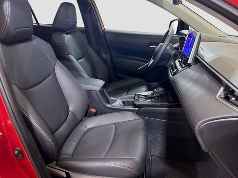 Used 2026 Toyota Corolla Cross XLE w/ Convenience Package FWD image 26