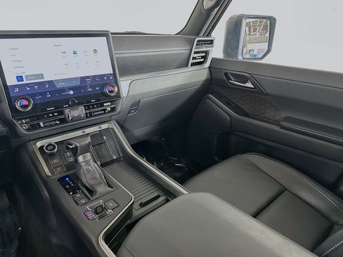 Certified 2024 Lexus GX 550 w/ Accessory Package (Z1) AWD/4WD image 23