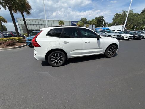 Used 2024 Volvo XC60 B5 Core w/ Protection Package Premier AWD/4WD image 18
