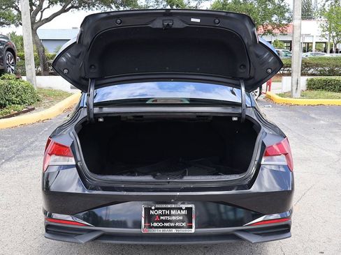 Used 2023 Hyundai Elantra SEL w/ Convenience Package FWD image 17