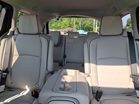 Certified 2025 Honda Odyssey Touring image 19