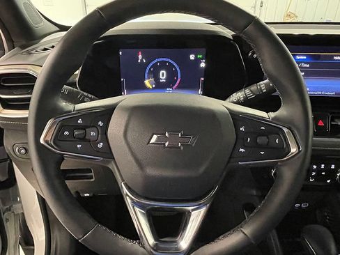 Used 2025 Chevrolet TrailBlazer ACTIV w/ Convenience Package AWD/4WD image 35