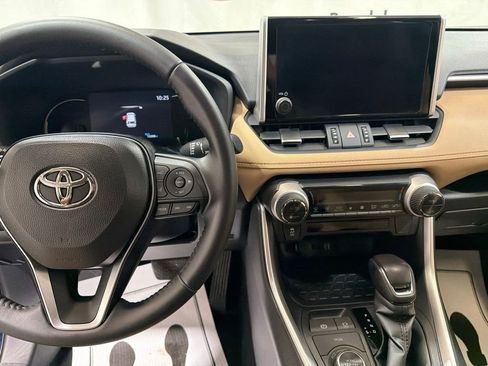 Used 2025 Toyota RAV4 XLE Premium AWD/4WD image 25