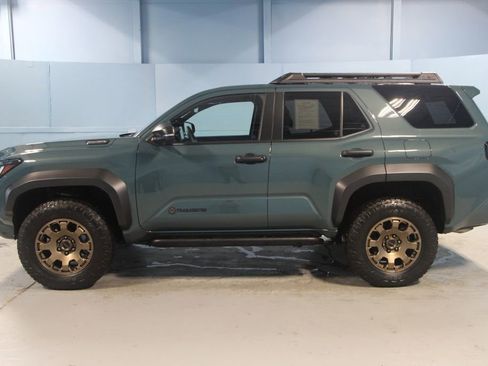 Used 2025 Toyota 4Runner Trailhunter image 35