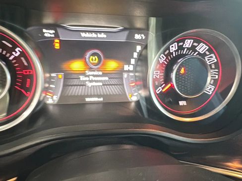 Used 2015 Dodge Challenger R/T Plus RWD image 15