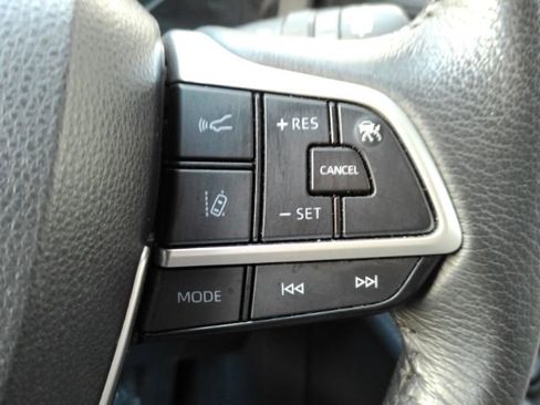 Used 2024 Toyota Sienna XLE image 41