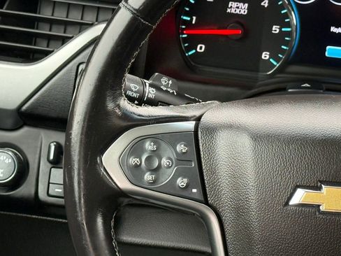 Used 2019 Chevrolet Suburban Premier image 24