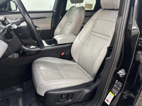 Used 2020 Land Rover Range Rover Evoque SE image 13