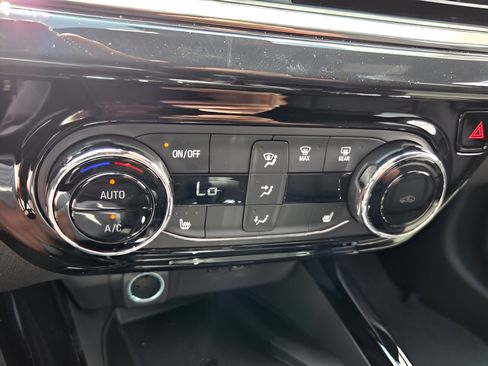 New 2026 Chevrolet Trax RS w/ Sunroof Package FWD image 21