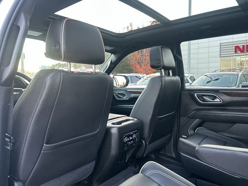 Used 2021 Chevrolet Tahoe Premier w/ Premium Package image 12