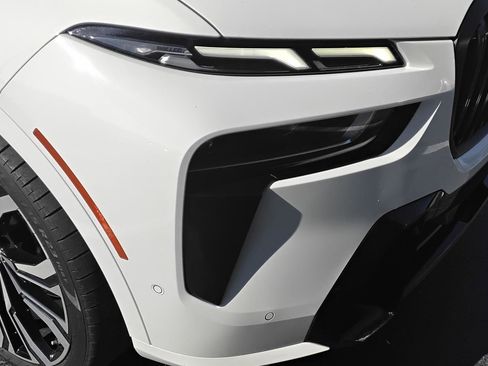 Used 2023 BMW X7 M60i w/ Executive Package image 8