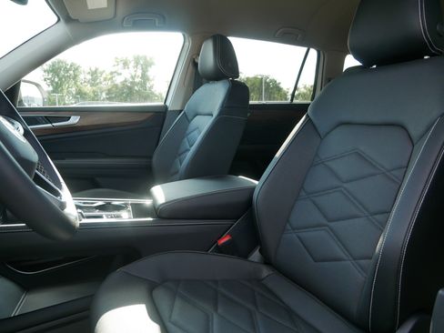 New 2026 Volkswagen Atlas SE image 4