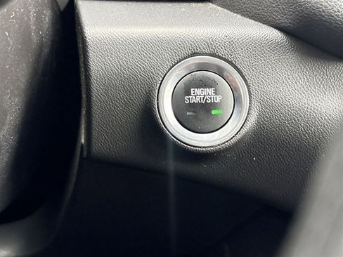 Used 2024 GMC Terrain SLE w/ Driver Convenience Package FWD image 16