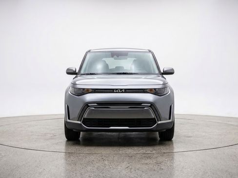 Used 2025 Kia Soul LX w/ LX Technology Package image 2