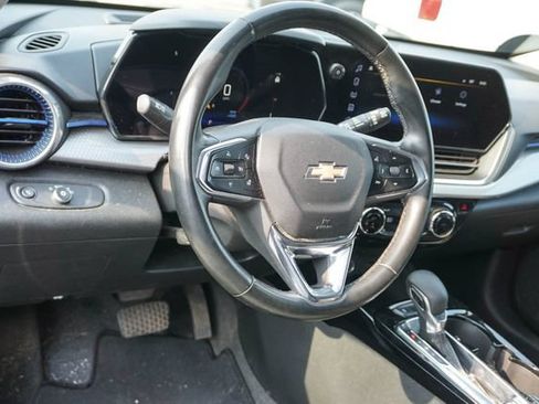 Used 2025 Chevrolet Trax LT w/ Driver Confidence Package FWD image 6