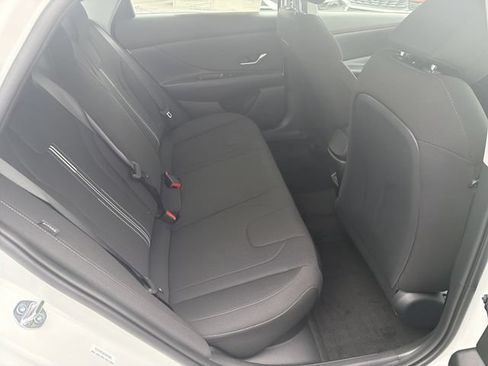 New 2026 Hyundai Elantra Hybrid FWD image 17