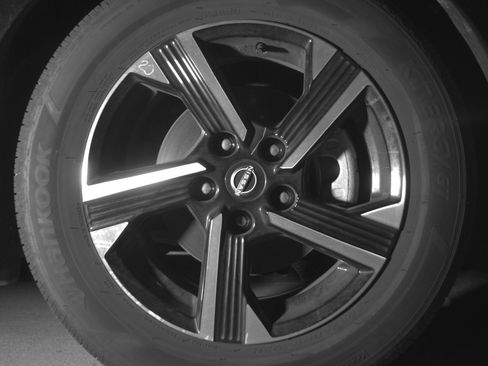 Used 2025 Nissan Sentra SV FWD image 13