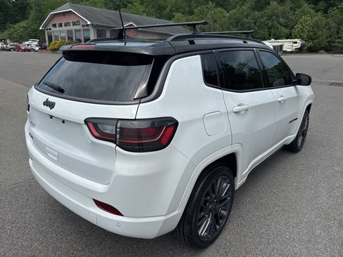 Used 2022 Jeep Compass High Altitude AWD/4WD image 3