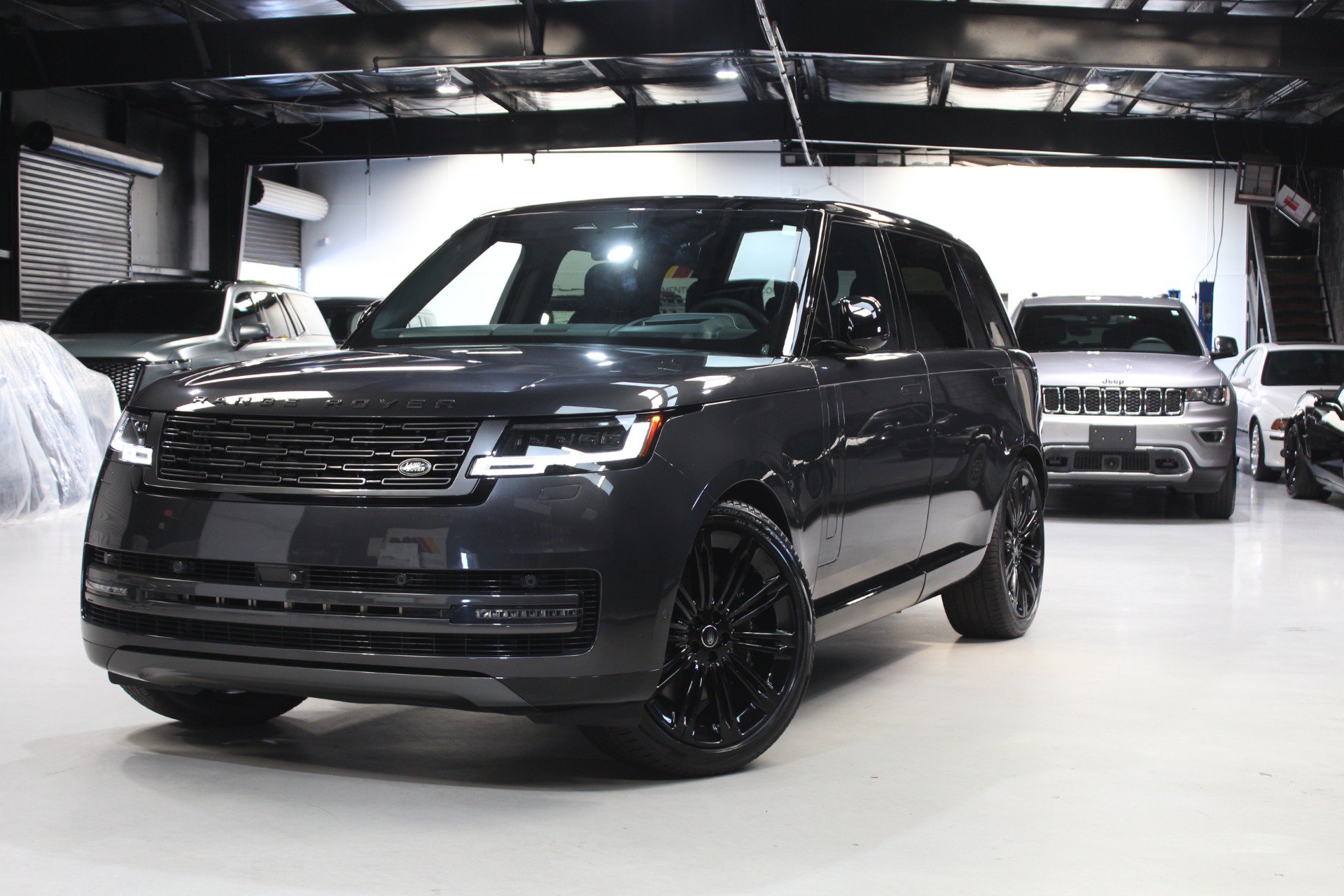Used 2024 Land Rover Range Rover Long Wheelbase SE AWD/4WD image 6