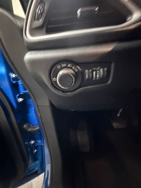 New 2027 Chrysler Pacifica Select FWD image 21