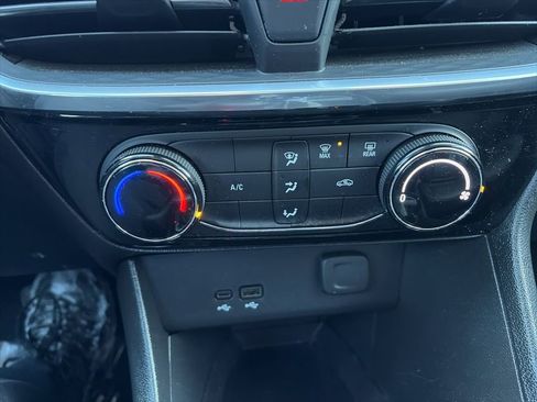 Used 2024 Buick Encore GX Sport Touring image 16