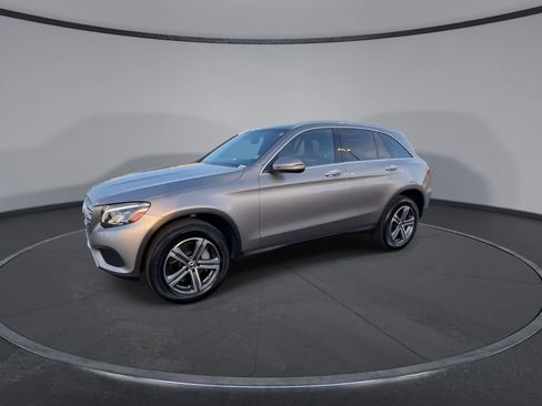 Used 2019 Mercedes-Benz GLC 300 4MATIC image 5