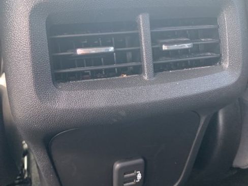 Used 2023 GMC Terrain SLE w/ Driver Convenience Package image 28